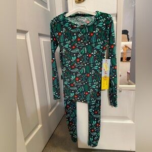 Cat & Jack Kids Pajama Set - Green and Red super soft BWT